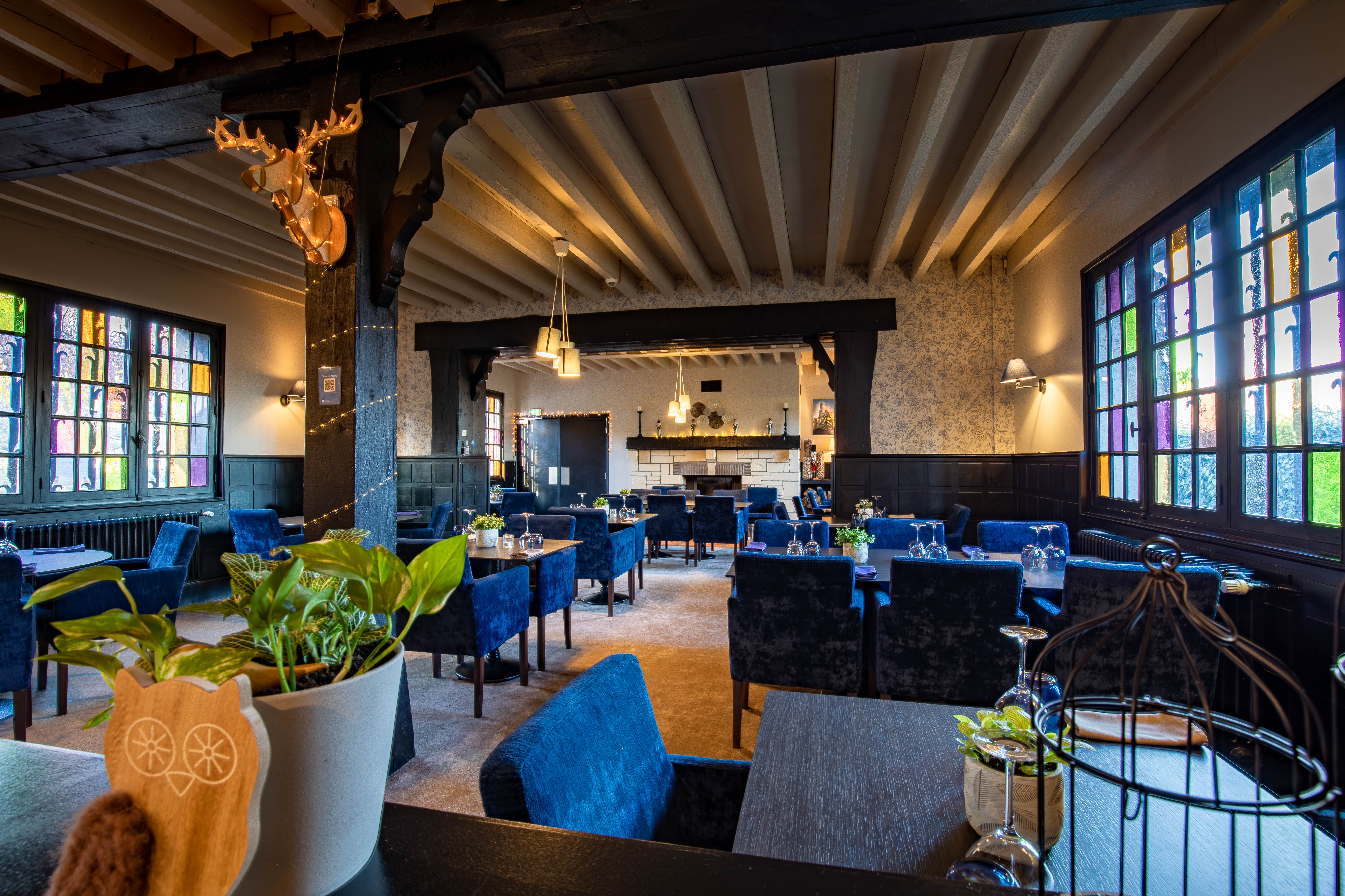 La nouvelle décoration de la salle du Moulin Fouret, un décor cossu et élégant